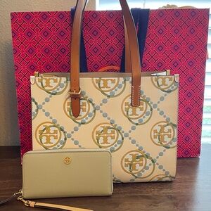 💚  💙Tory Burch Embossed Contrast Tote And Robinson Wallet